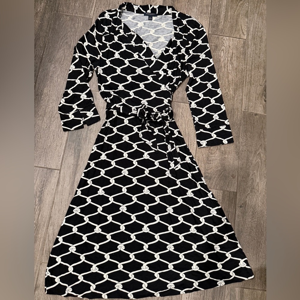 Banana Republic Gemma Wrap Dress in Black and White Chain Pattern Size Medium